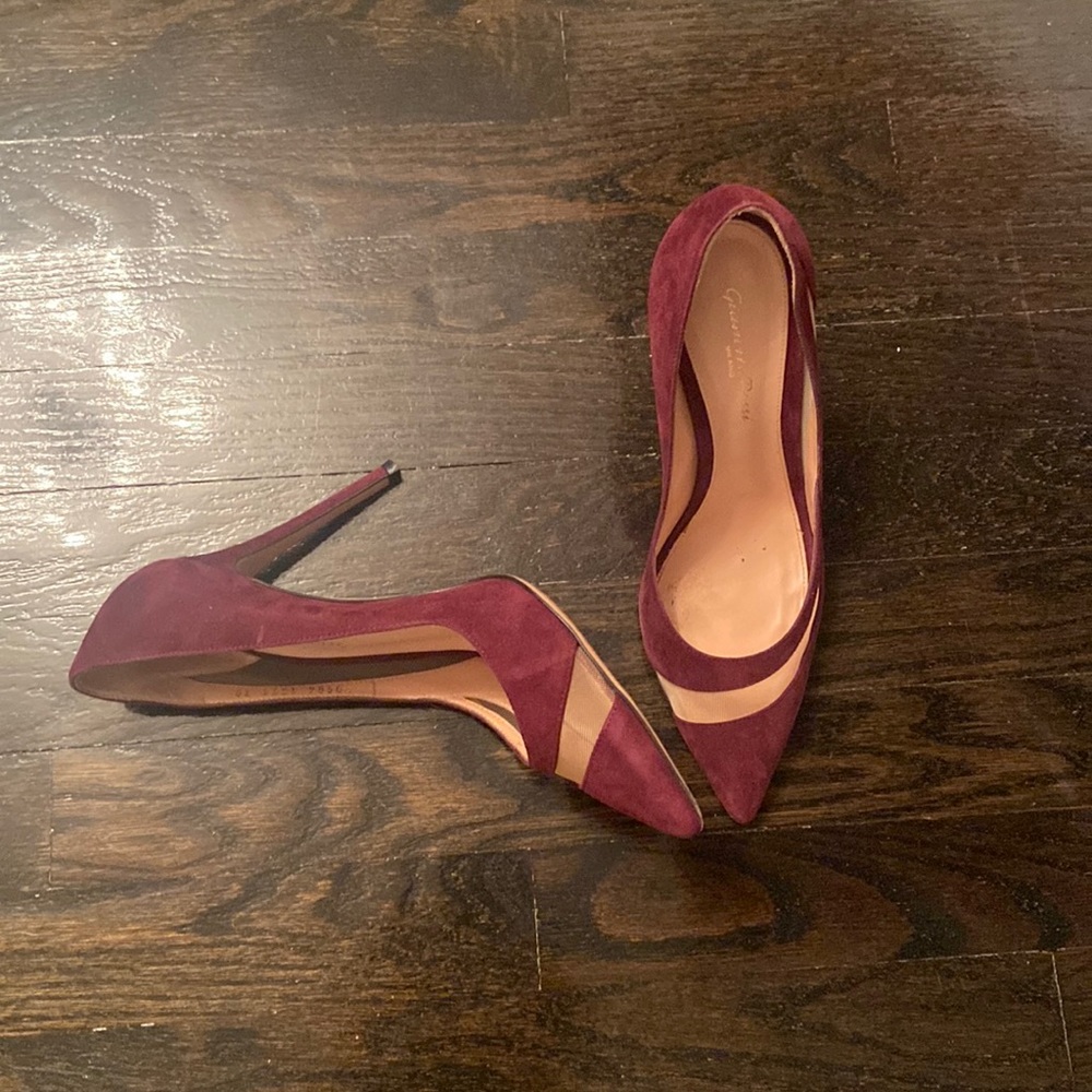 Gianvito Rossi suede pumps